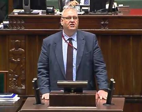 Stos książek autorstwa Bogdana Święczkowskiego, w tym 